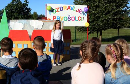 SPREJEM PRVOŠOLČKOV BEGUNJE 09 FOTO LJUBO VUKELIČ